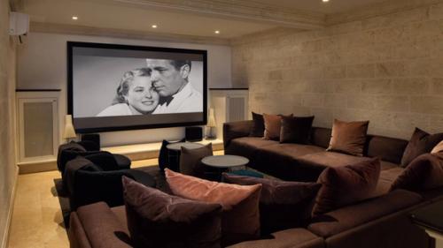 Villa Paynes Bay Barbados cinema