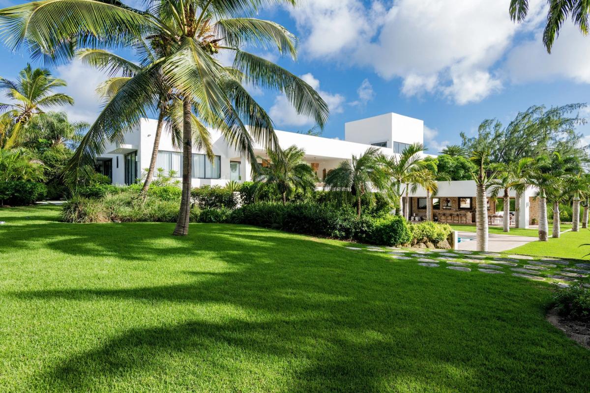 Chic Private Villa Overlooking the Breathtaking West Coast of Barbados