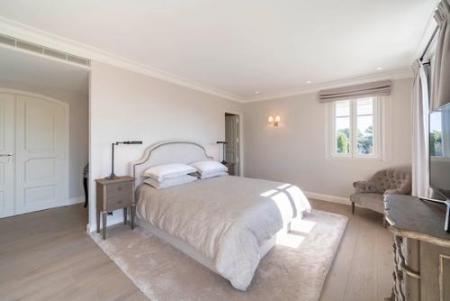 Saint-Paul-de-Vence--Large-Villa-Estate South of France