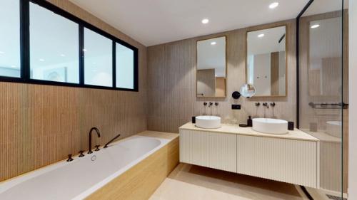 Luxury Villa on La Pointe de l’Ay in St Tropez, FranceChambre_Master_1_SDB__2_