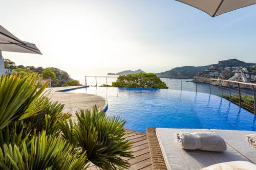 Exquisite Seafront Villa in Port D'Andratx in Mallorca