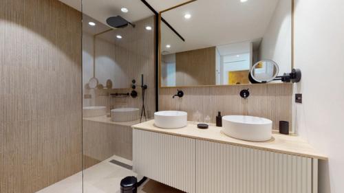 Luxury Villa on La Pointe de l’Ay in St Tropez, France Cuisine_Pro
