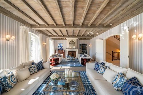 Saint-Paul-de-Vence--Large-Villa-Estate South of France