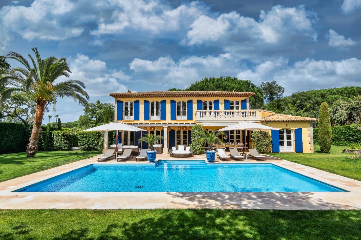 Stylish Villa Hidden Among Vineyards, St Tropez, France