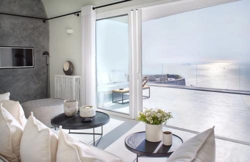nafsika_estate_villa_santorini