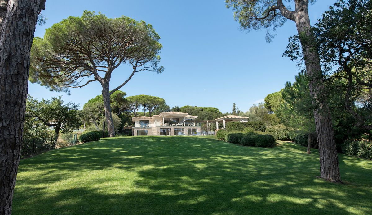 Contemporary Villa Nestled in Pine Forest near Pampelonne, Saint Tropez