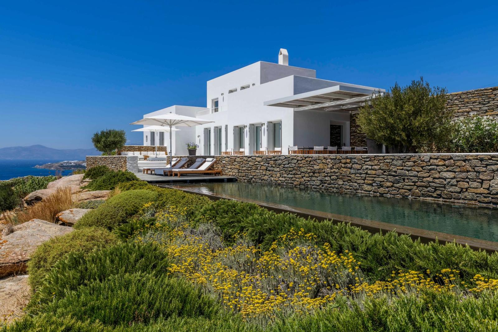 Hillside Villa with Private Pathway to Mykonos Town