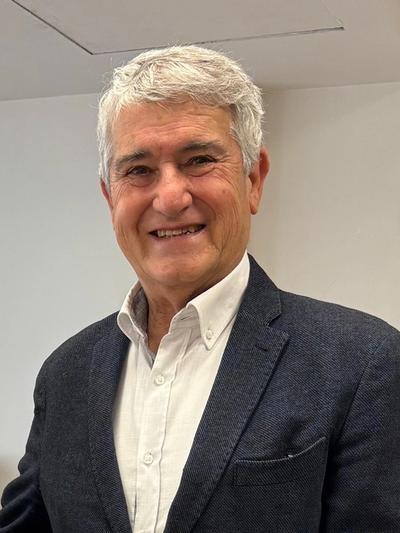 Dr. Carlos Hue García