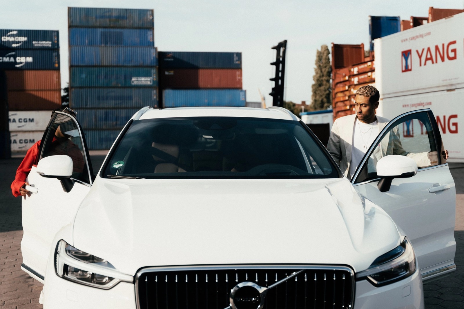 Volvo XC60 — frame 001