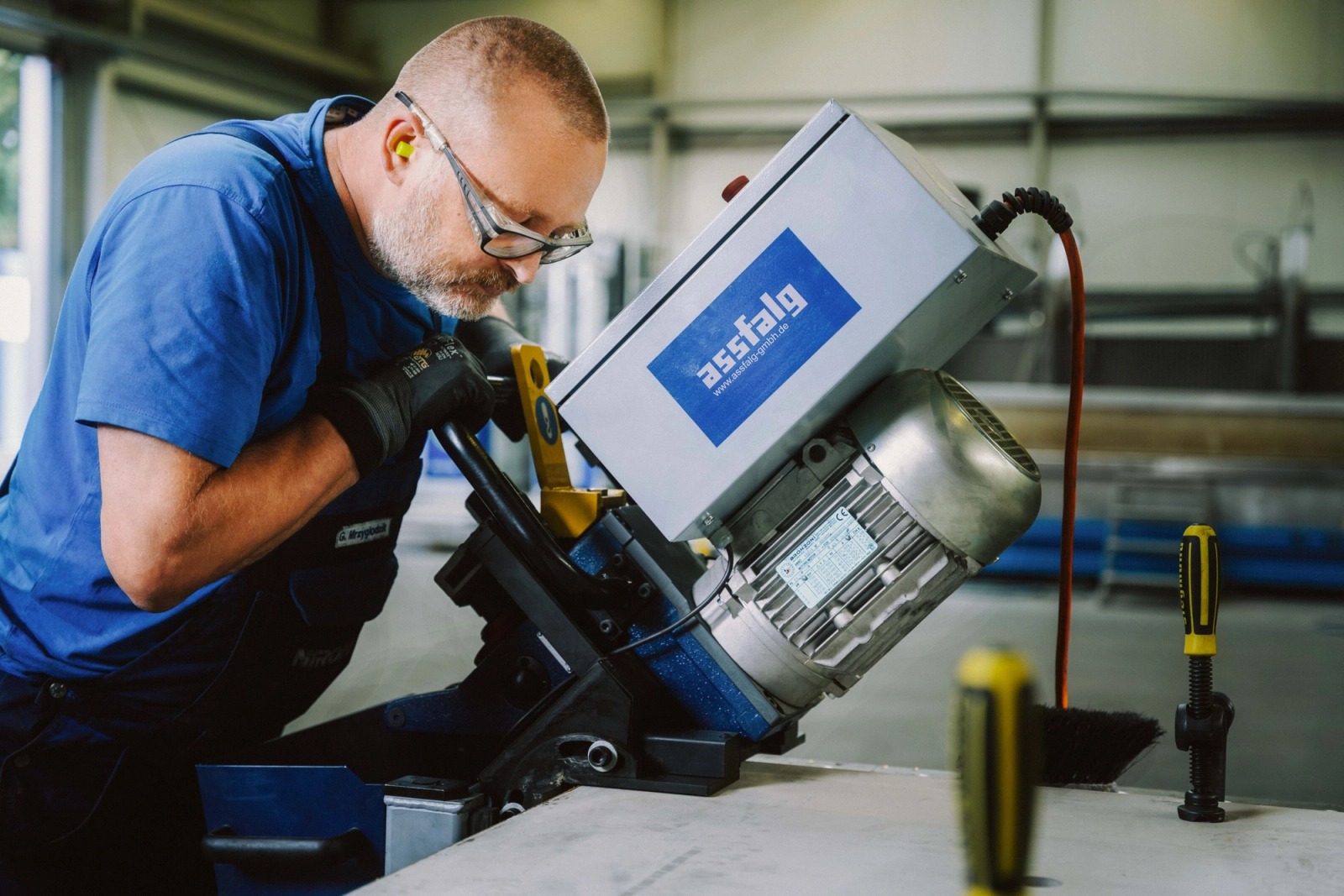 Nironit Steel — frame 001