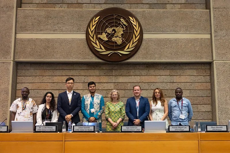 CYMG representatives with UNEP leadership at a steering committee session
