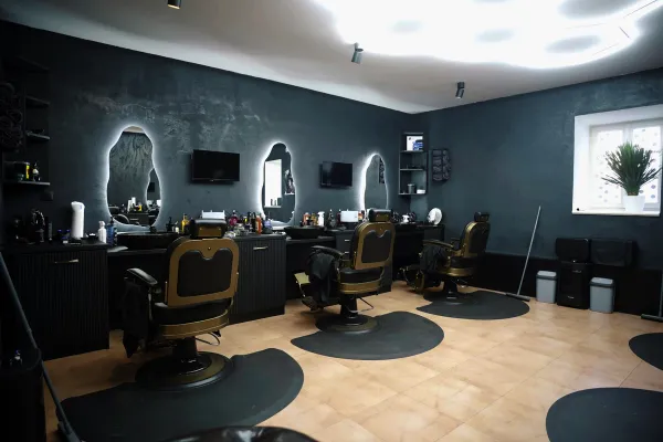 Prostory barbershopu Vendetta v Domažlicích.