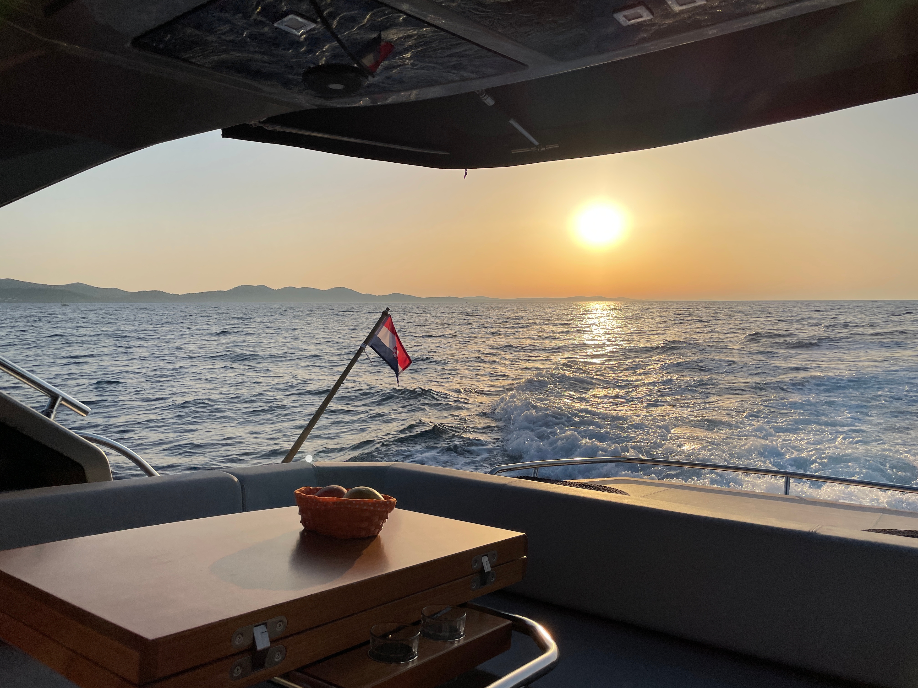Sonnenuntergang auf der Segelyacht