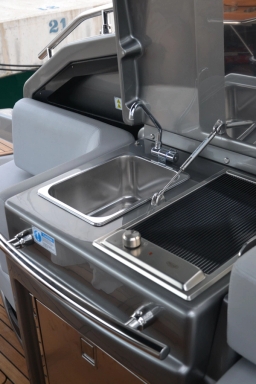 Electric grill and sink on the main deck