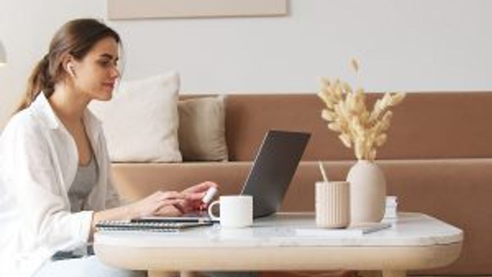 Revolutionizing Content Management: A Comprehensive Guide for Entrepreneurs and Small Businesses in Implementing AI