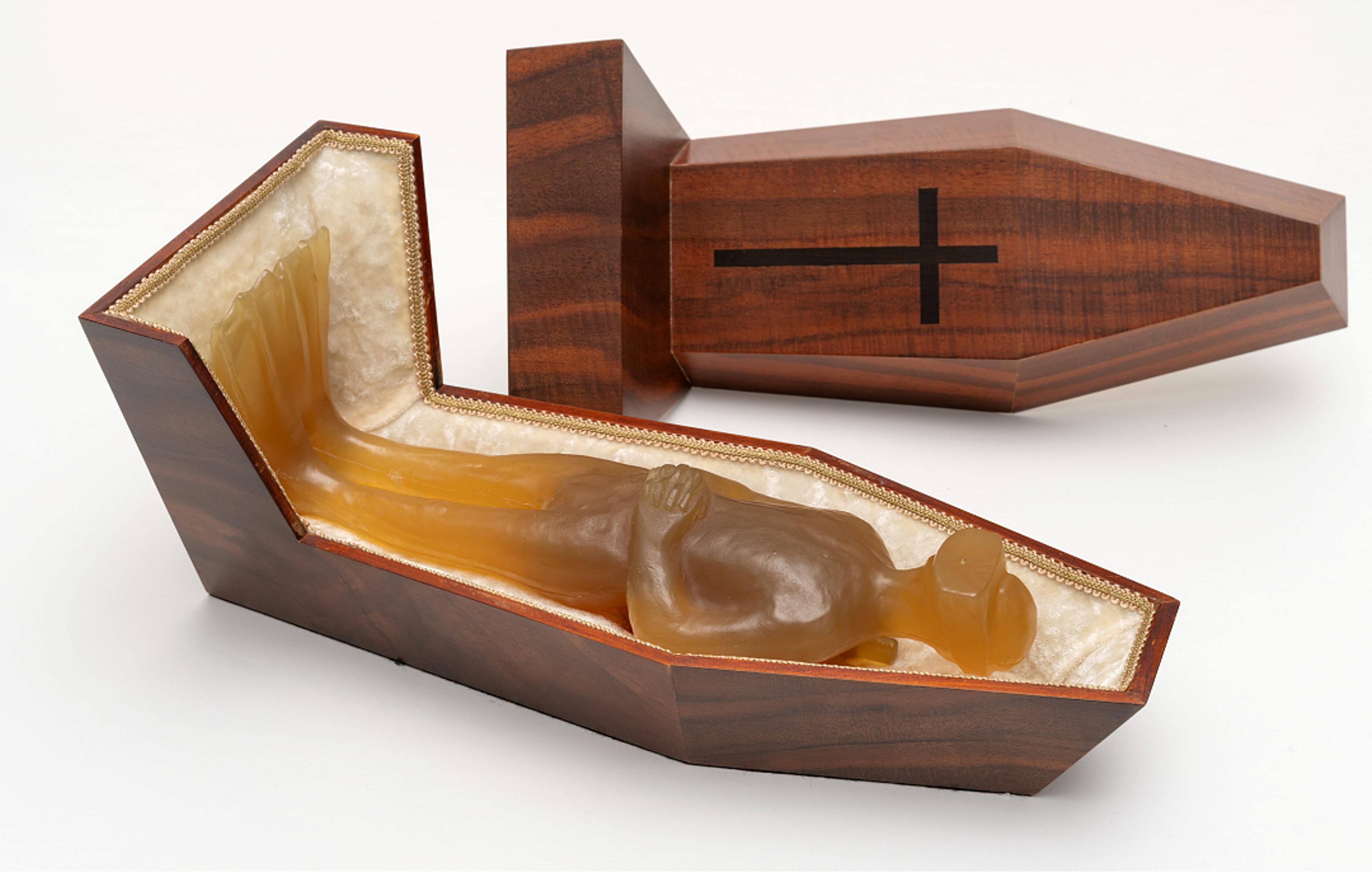 Drøm om fred IV / Dream of Peace IV, 1983  Ola Enstad (1942–2013)  Tre, polyester, tekstil / Wood, polyester, fabric  Kode 