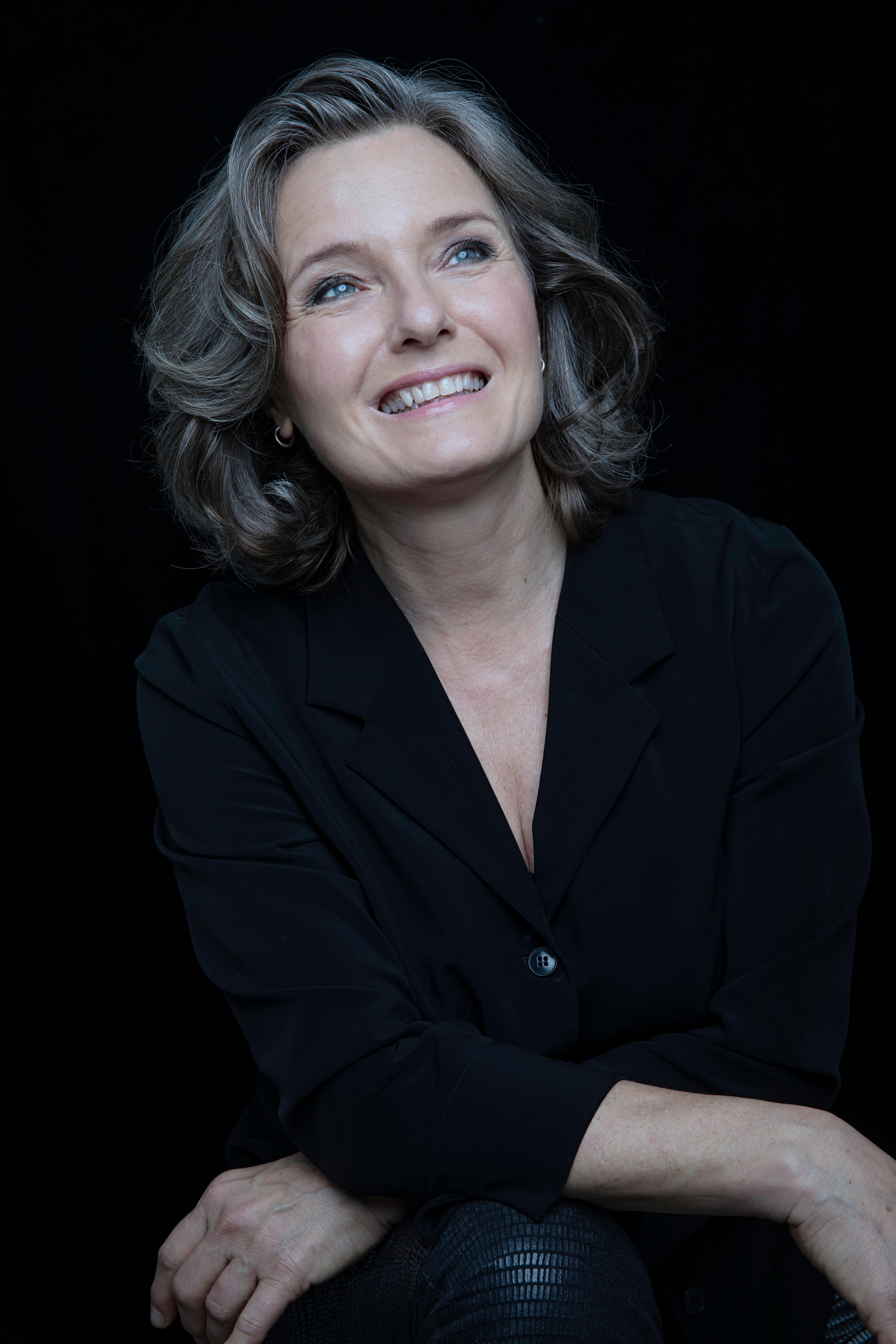 Et portrettfoto av musiker Ingrid Bjørnov