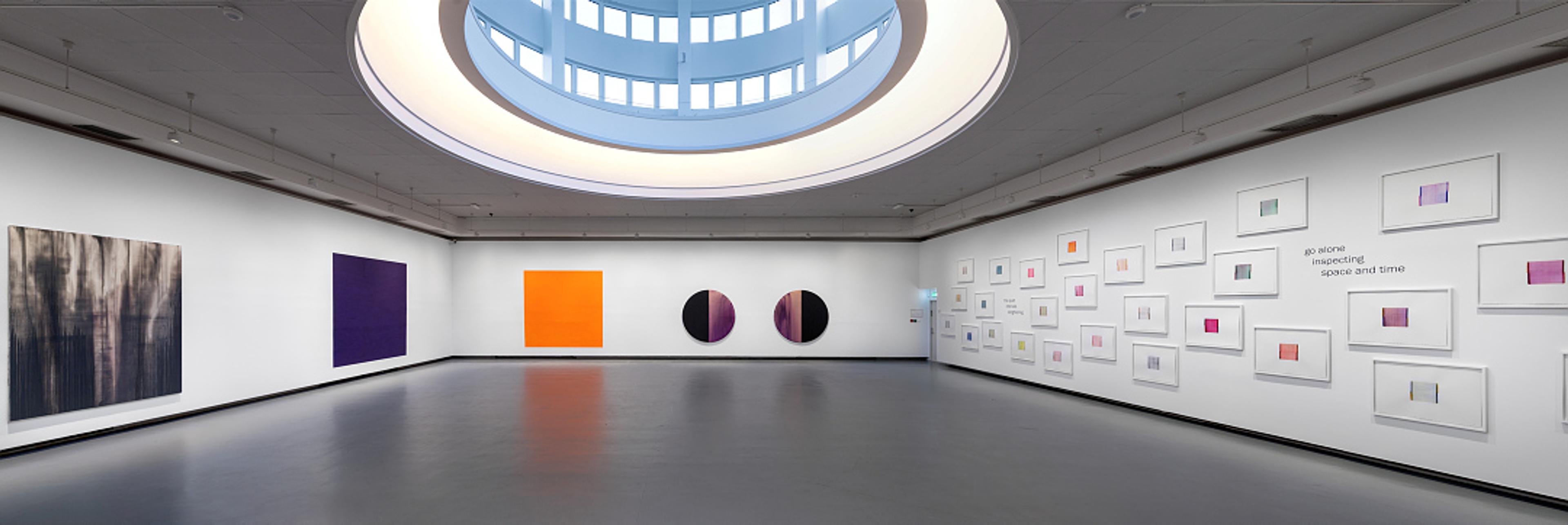 Utstillingen og installasjonen vises i og utenpå Lysverket.