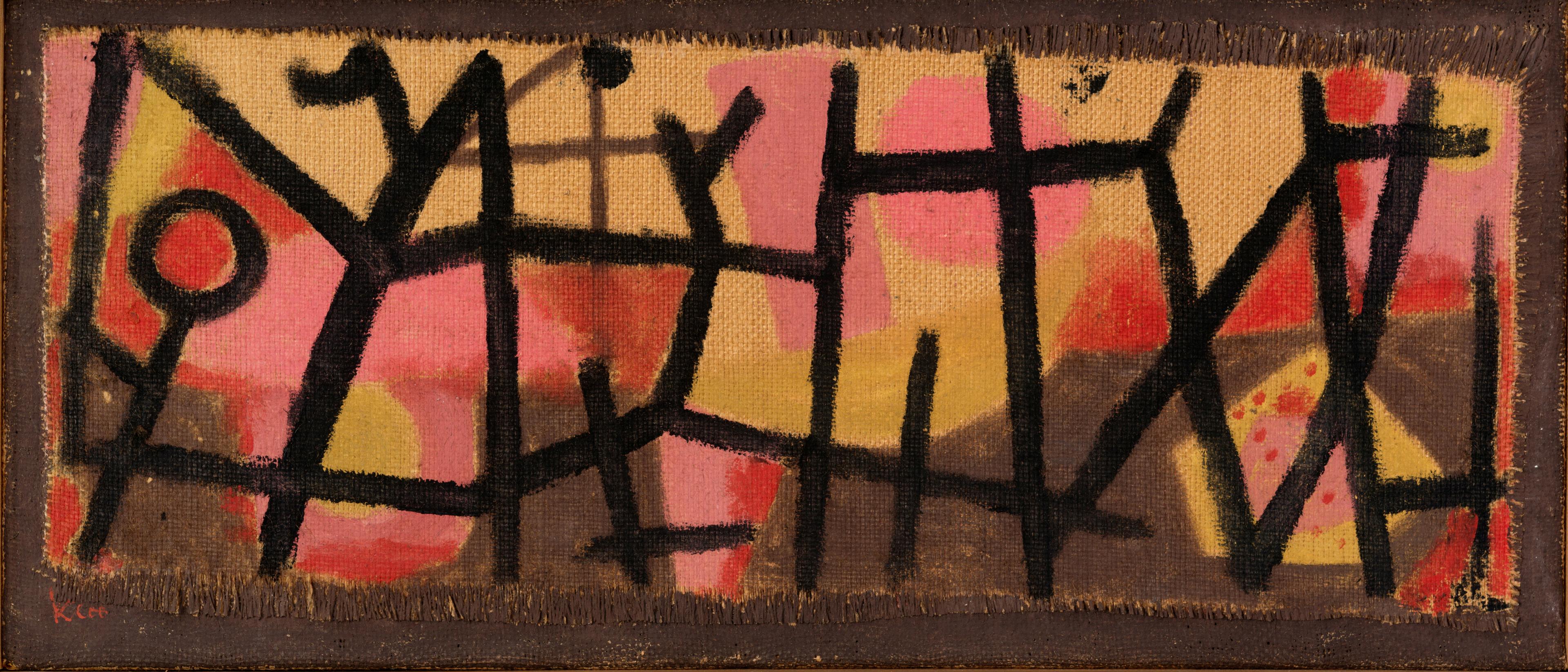 Et abstrakt maleri med rosa og røde former og sorte streker.