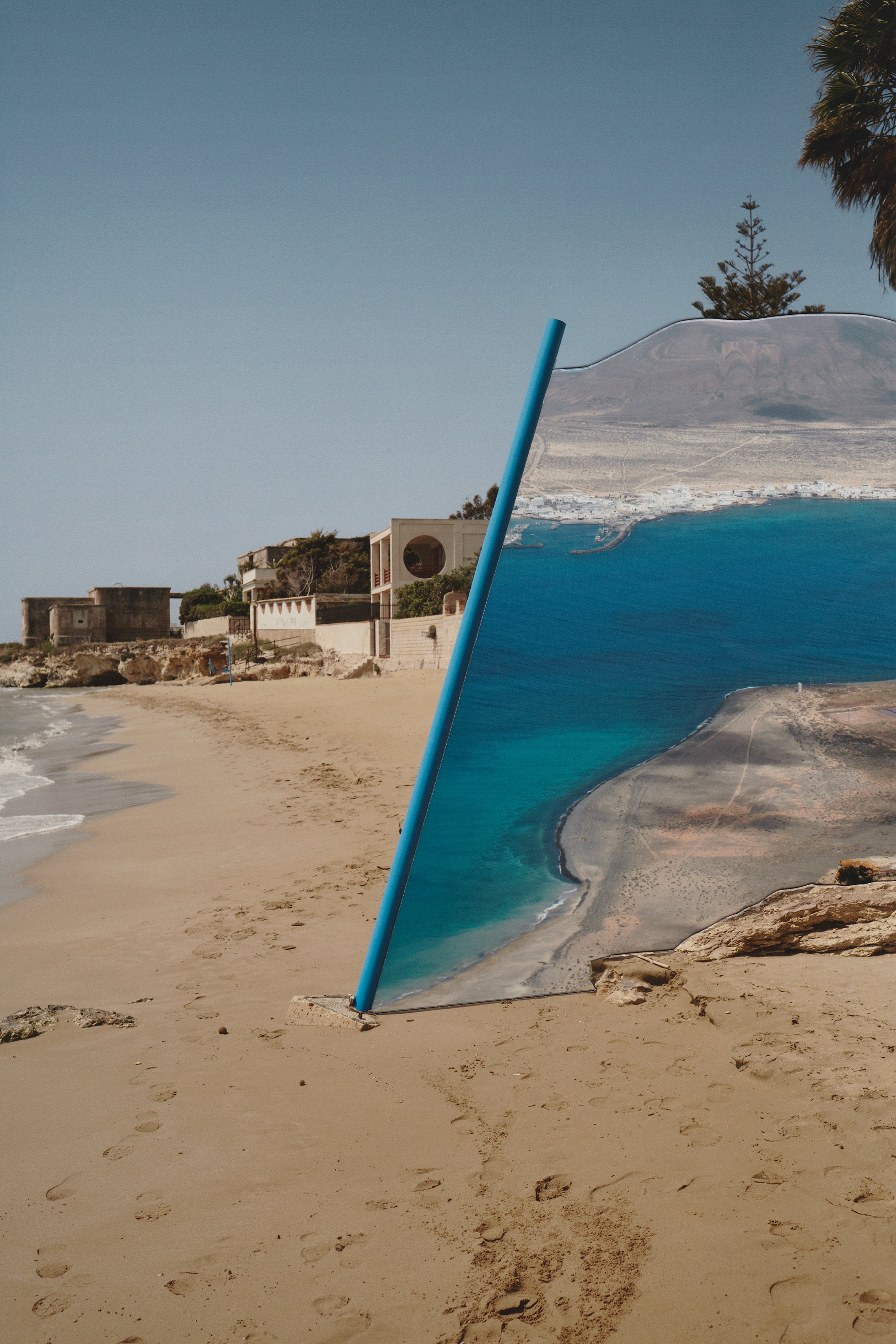 Cynthia Swanson – No Voyage.