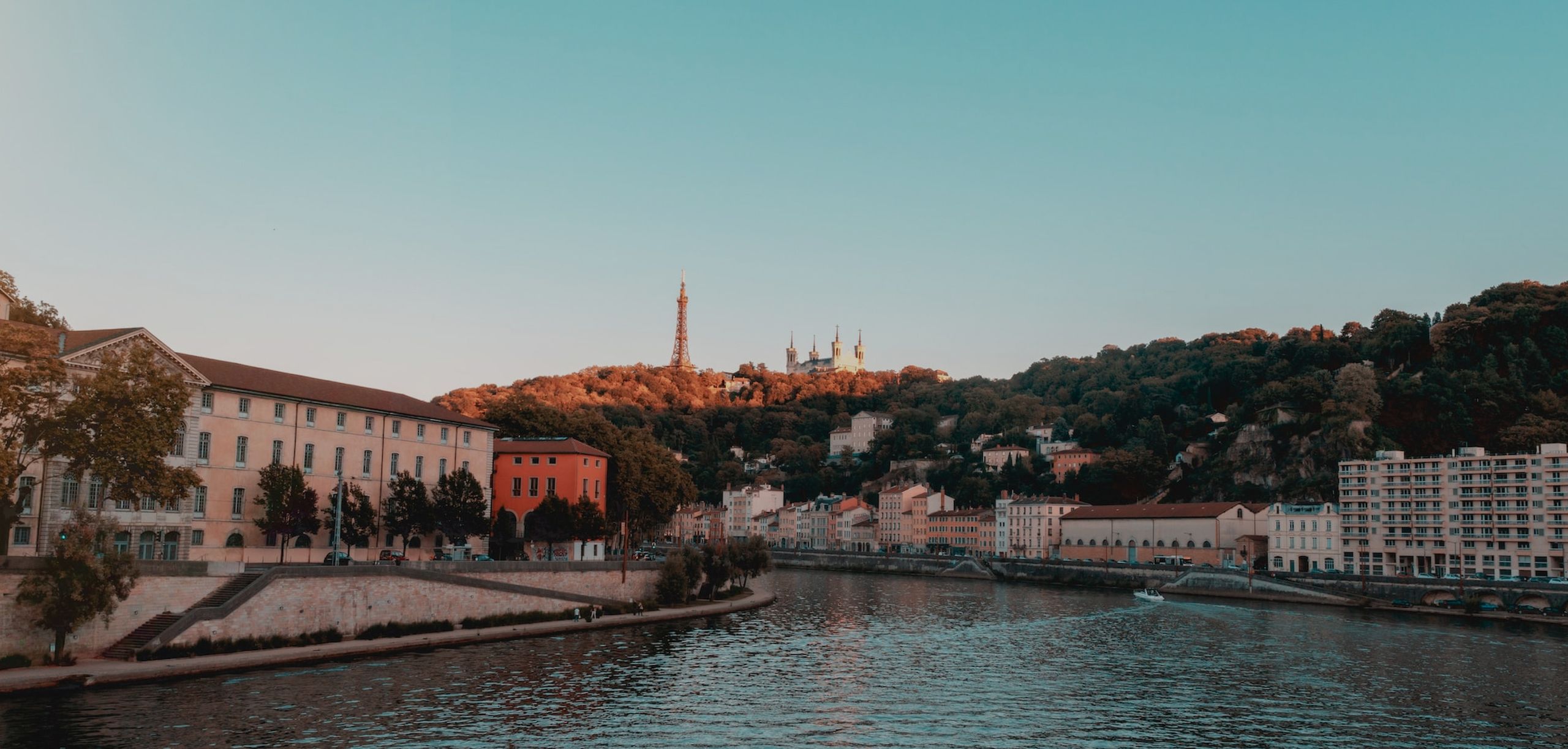 General Management of Lyon photo coverage of Lyon Saône docks