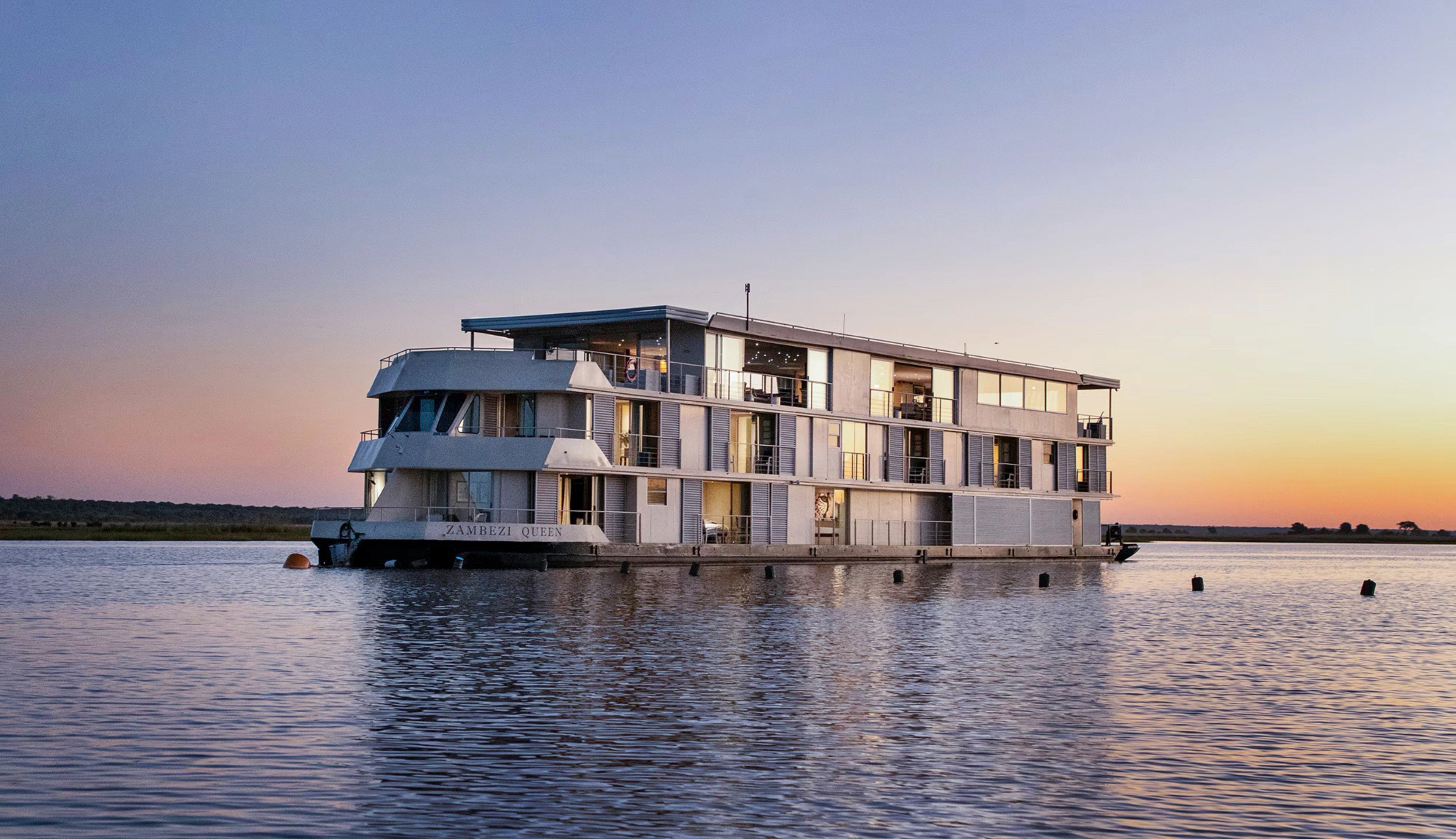 Transfer to Zimbabwe & Zambezi River Sunset Cruise near Victoria Falls — photo 2