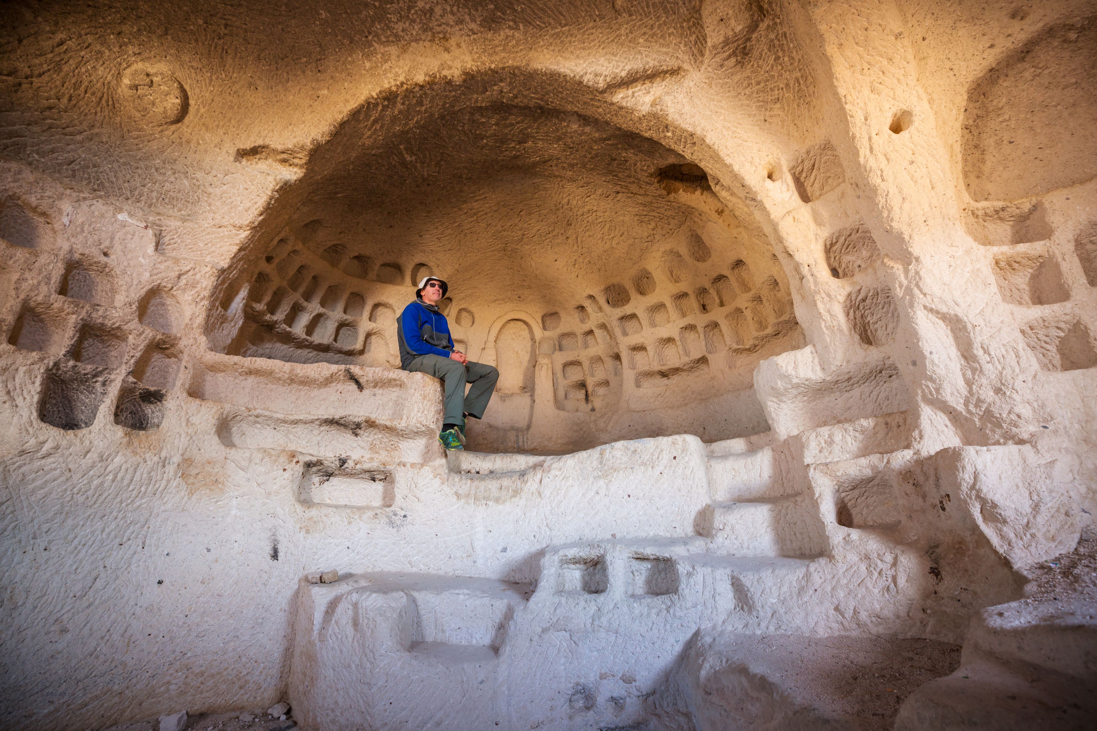 Hot-Air Balloons & Underground Cities — photo 2