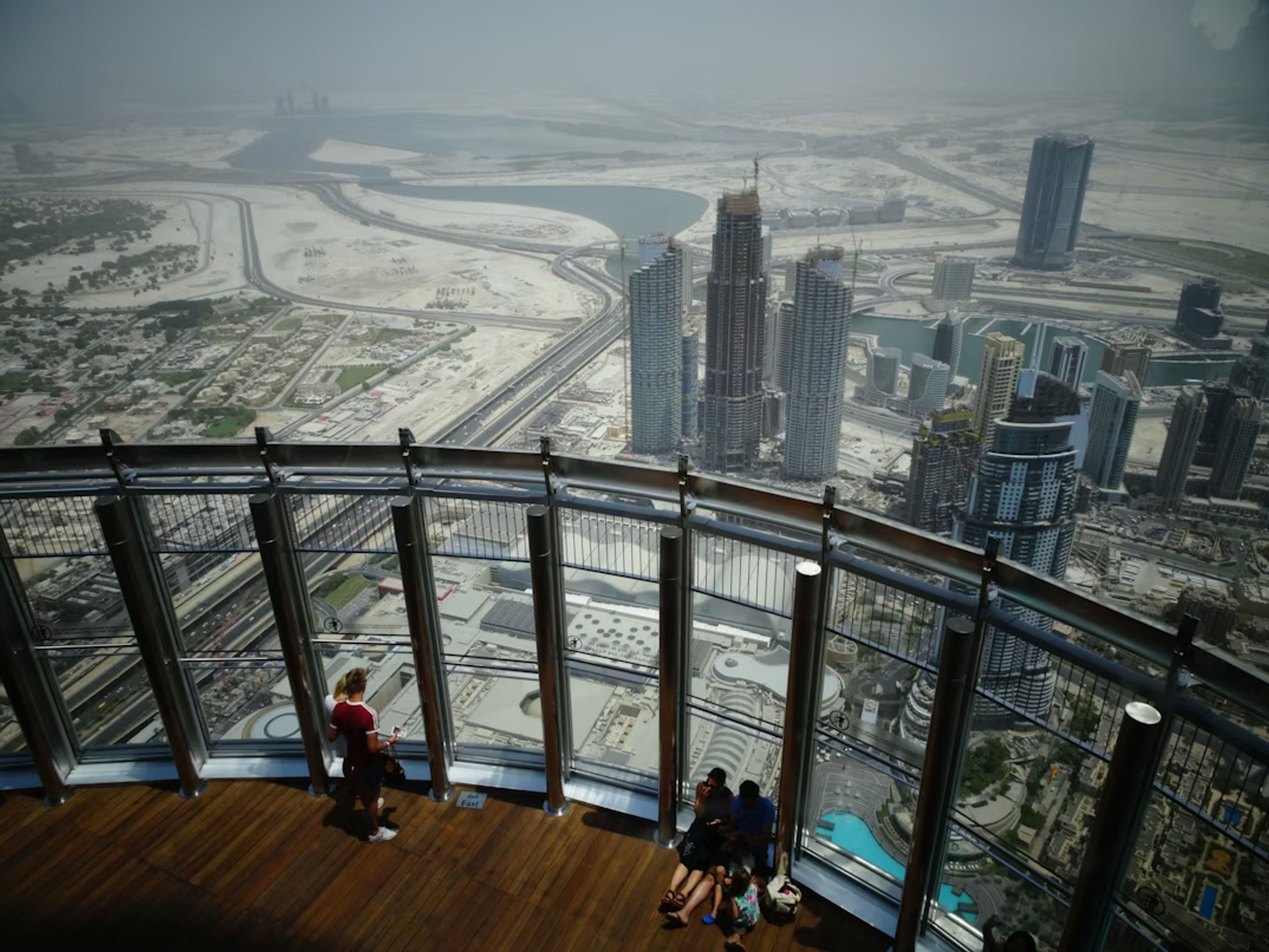 At Leisure in the Global Hub — photo 2