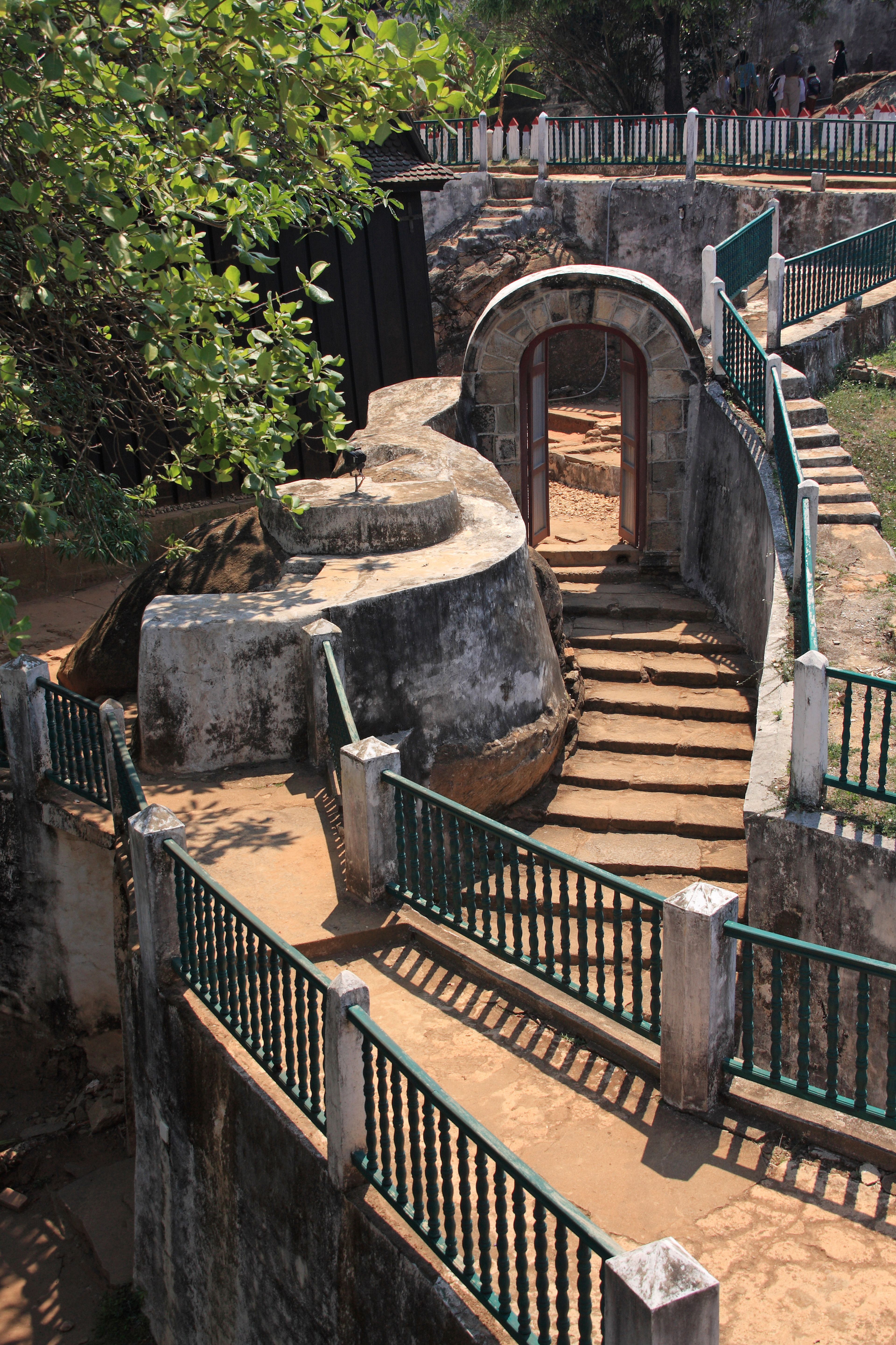 Royal History & Sacred Hills — photo 2