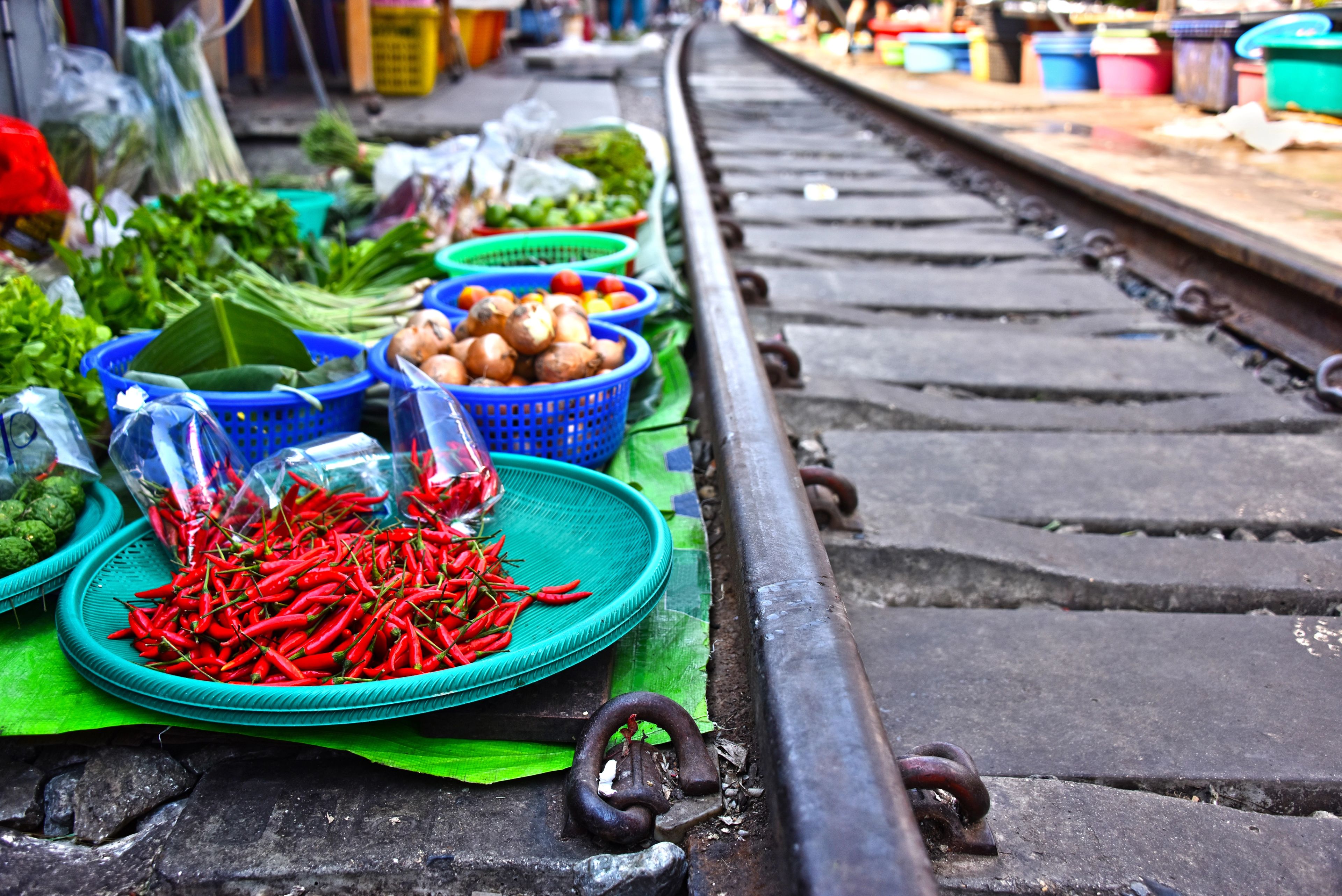 Day 4: Floating Market & Railway Market Adventure — photo 2