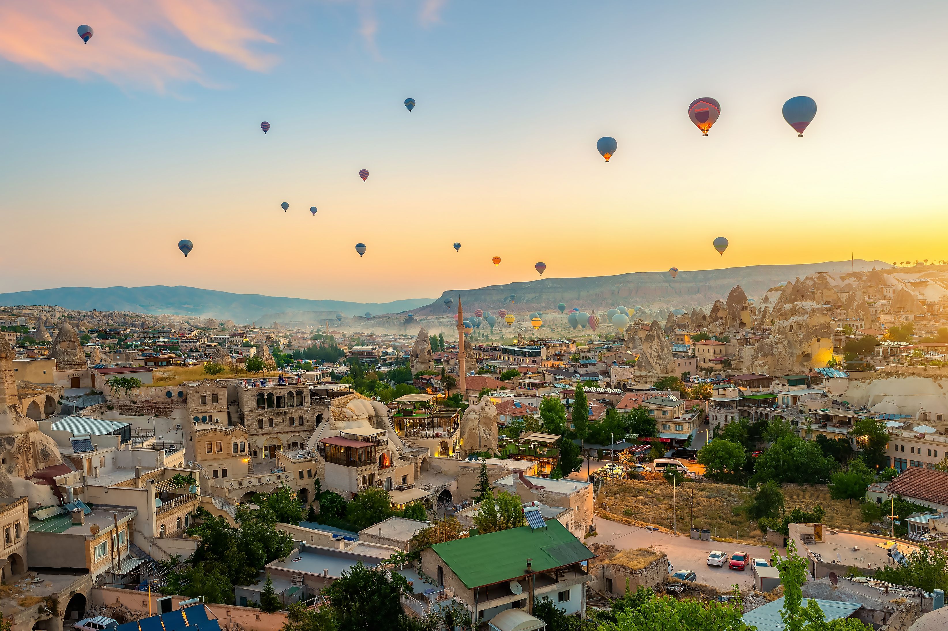 Hot-Air Balloons & Underground Cities — photo 2