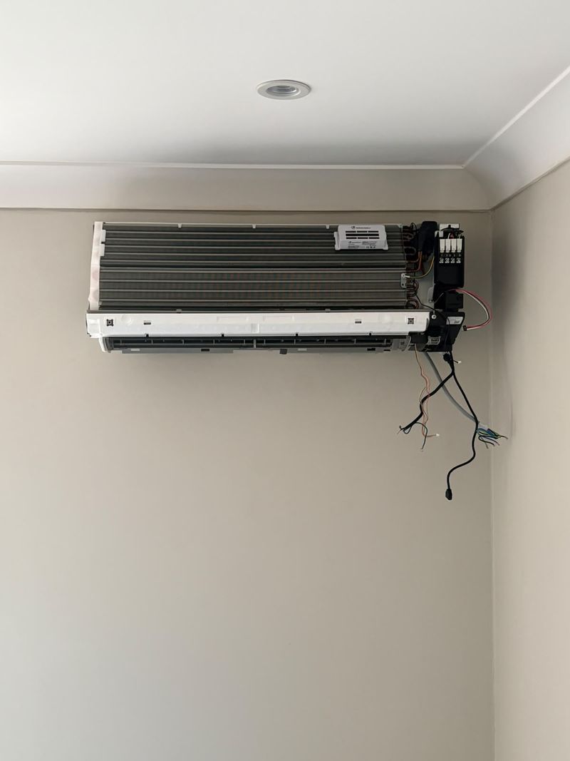 Air conditioning maintenance job in Canterbury 
