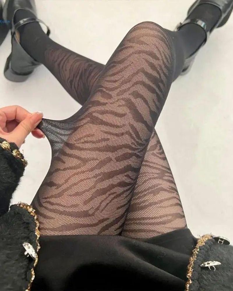 Zebraste - 40 - Crna - Ženske čarape - Slika 1