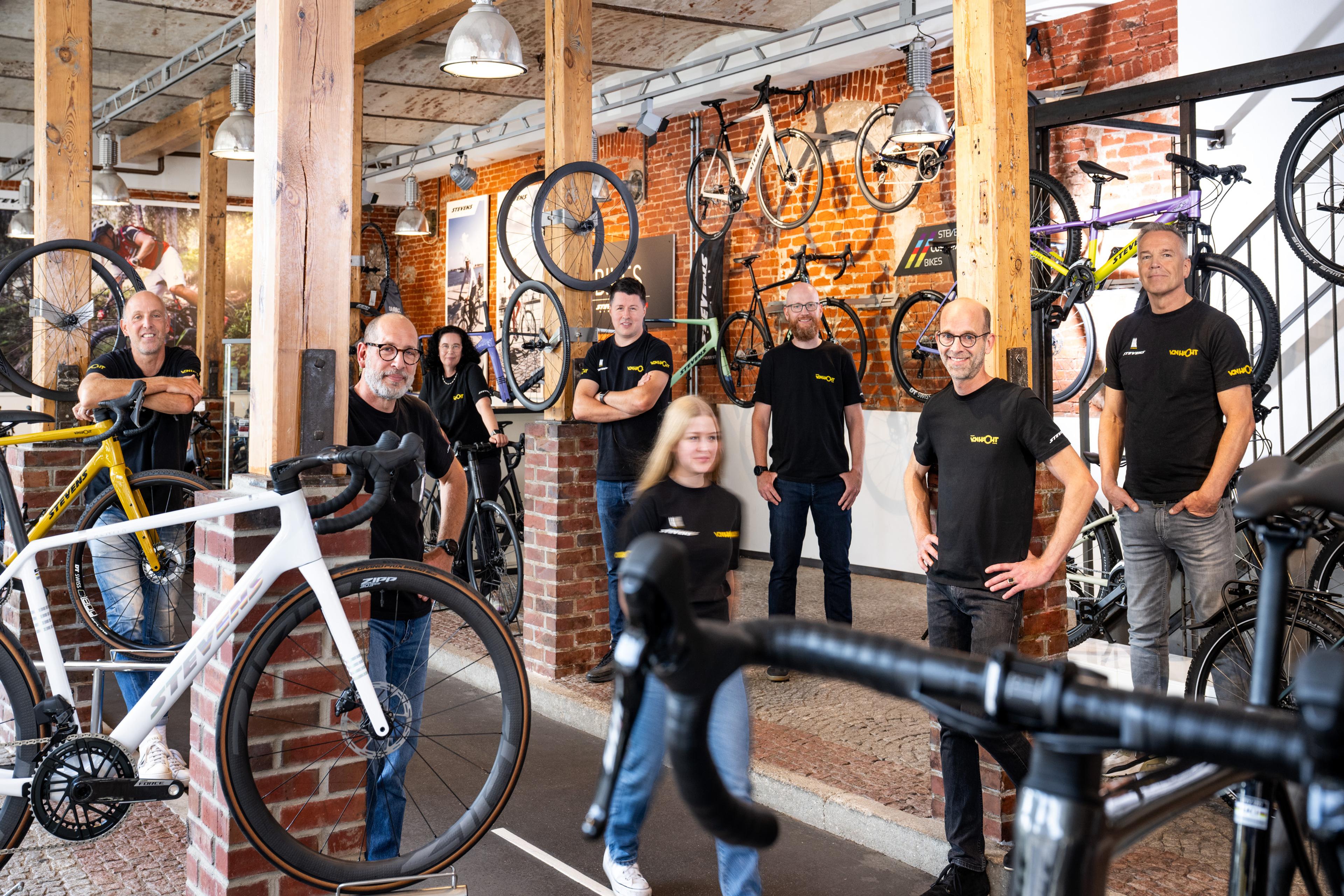 Mehr als 30 Mitarbeitende bilden das Team hinter Radsport von Hacht.