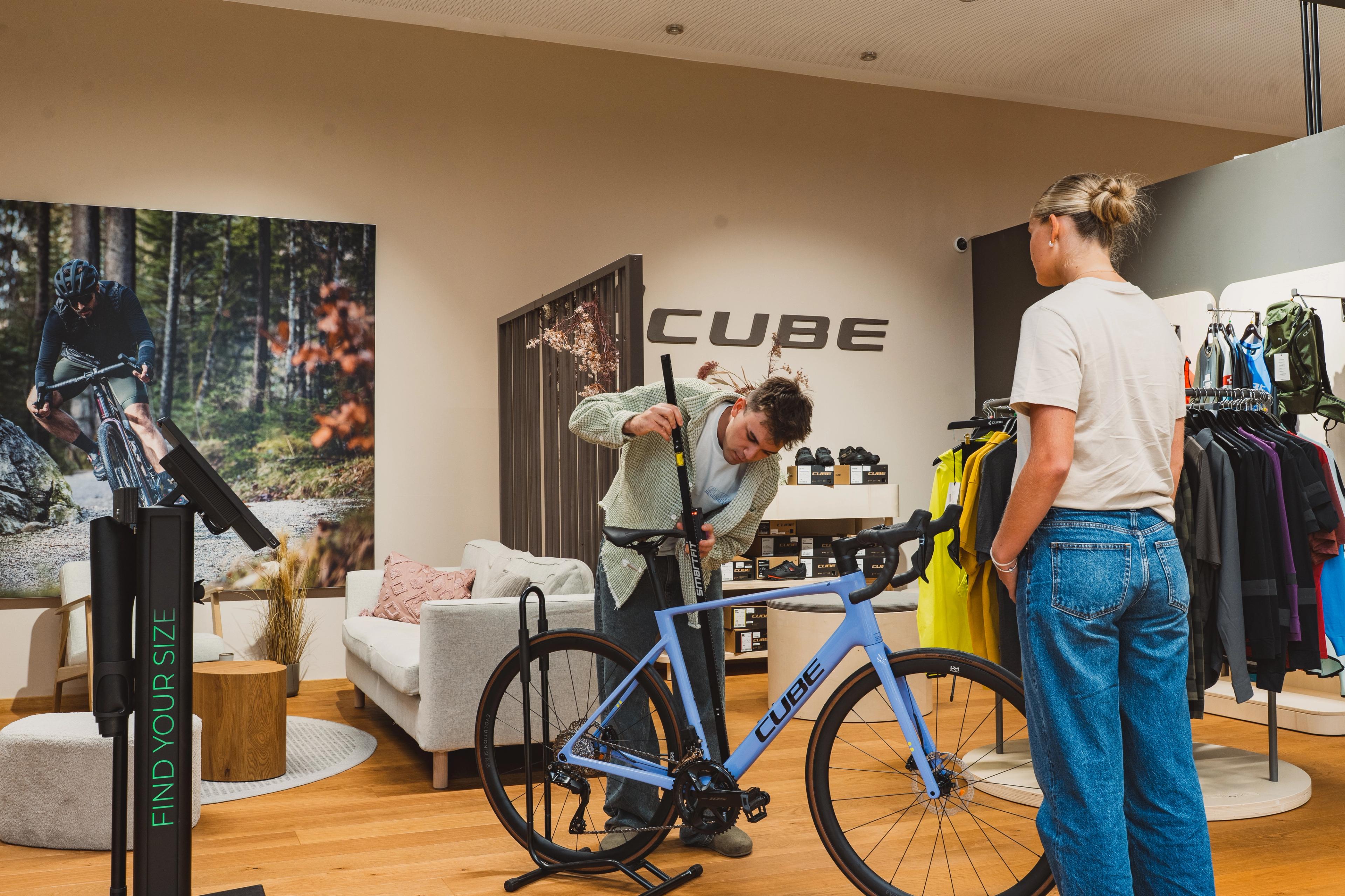 Die Smartfit KI-Vermessung unterstützt die Multicycle Mitarbeiter im täglichen Verkauf