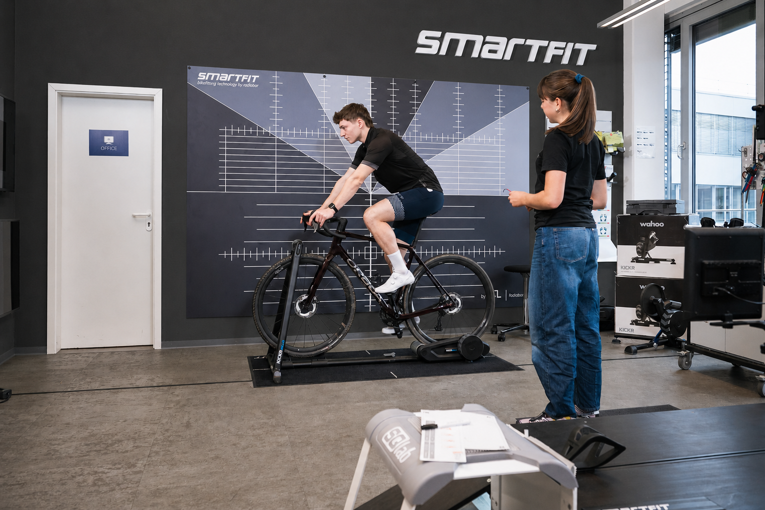 So sitzen deine Kundinnen und Kunden ergonomisch optimal auf ihren Rädern