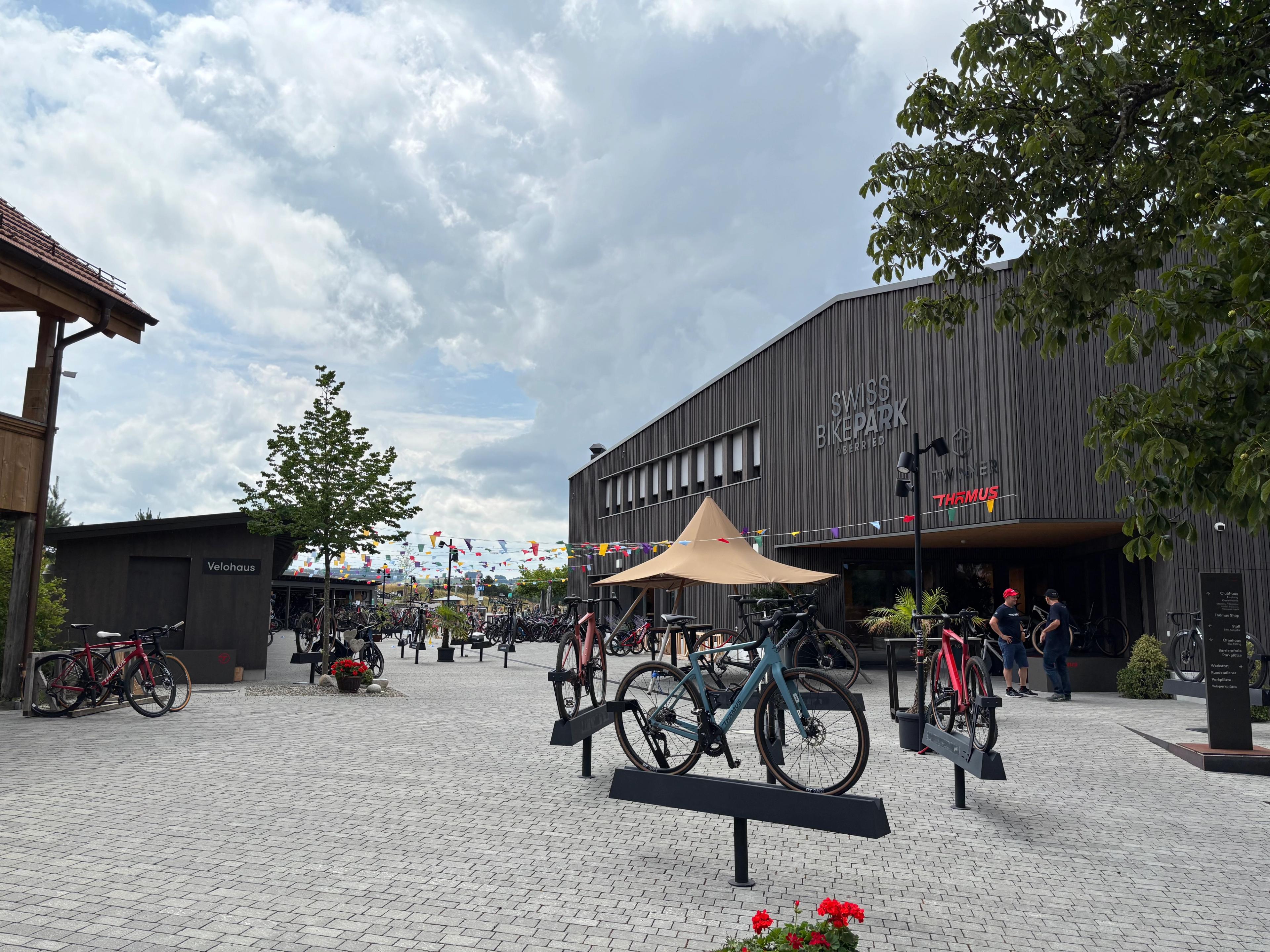 Thömus bietet seinen Kunden am Standort Oberried Erlebniskonzept: Fahrrad, Food und Fun.
