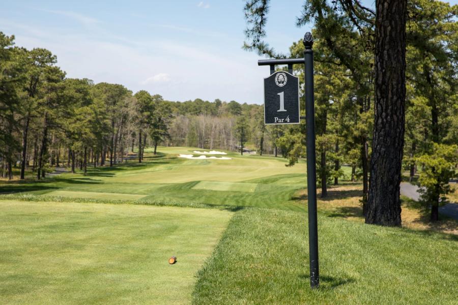 golf-hole-marker-fairway