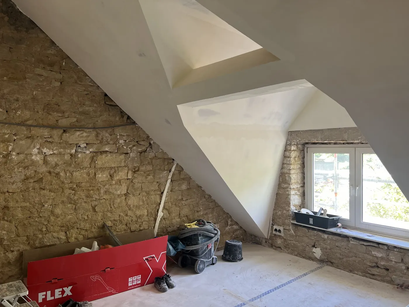 Pose plaques BA13 Knauf 12,5 mm sur ossature combles aménageables — plâtrerie QUASART Luxembourg