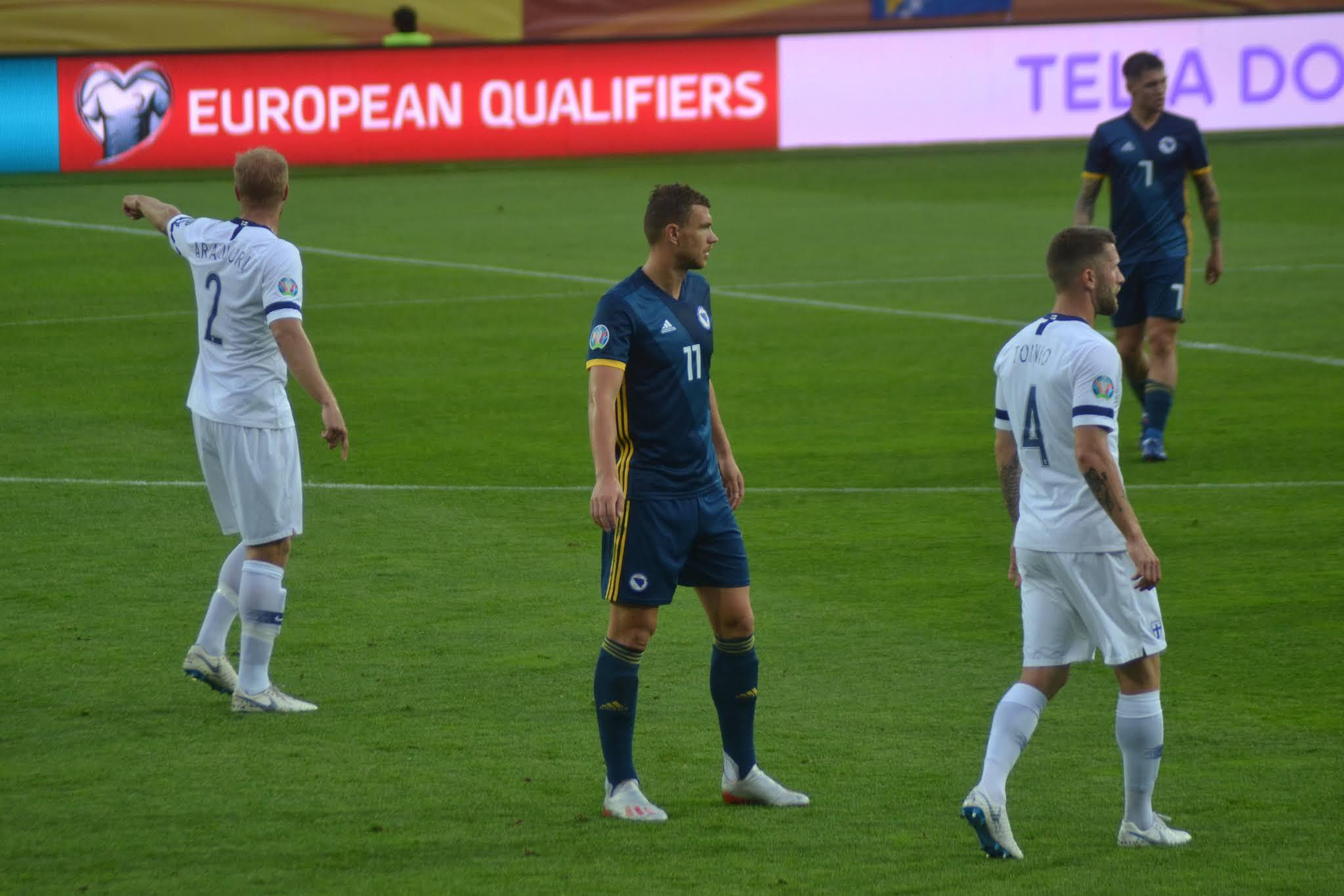 Paulus Arajuuri, Edin Dzeko ja Joona Toivio / 08.06.2019