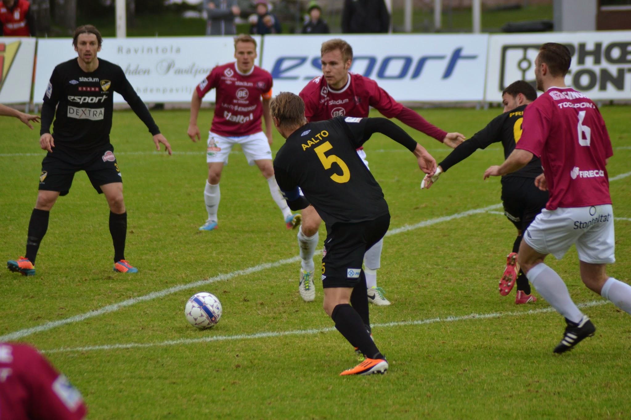 Honka - FC Lahti 12.05.2014: Roni Porokara, Mikko Hauhia, Henri Aalto, Joshua Pritchard. Pyry Kärkkäinen, Mikael Salimäki