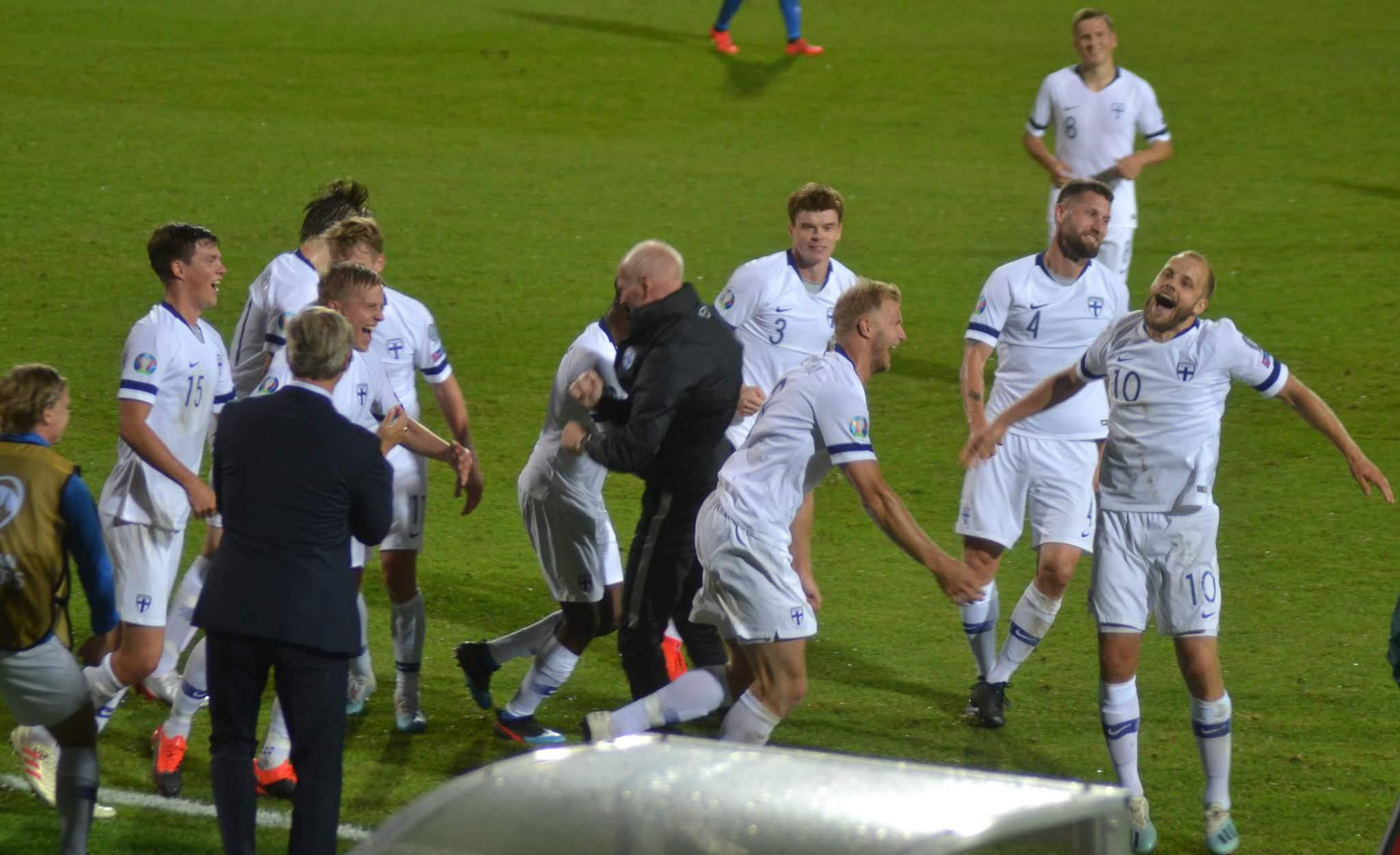 Teme tekee maalin ja Huuhkajat juhlii!
