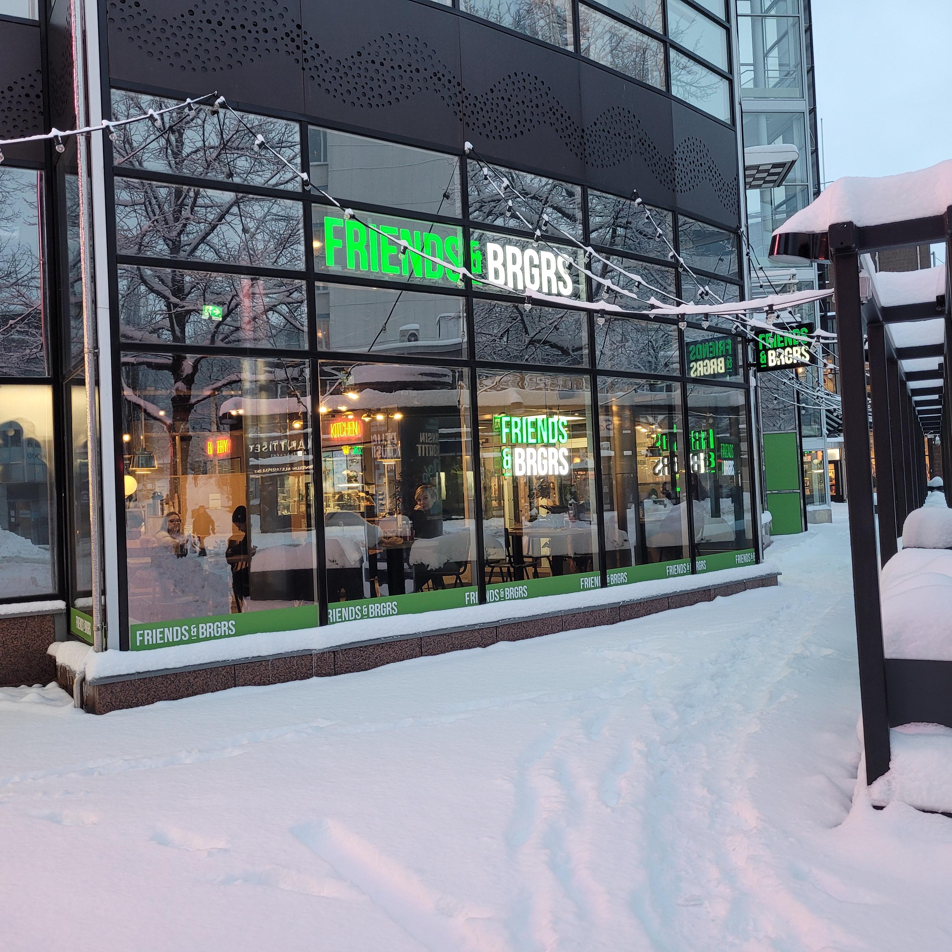 Friends & Brgrs Lahti 10.12.2022