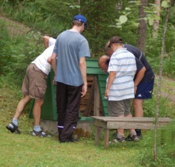 Talkoot: Kaivon kannen nosto, Kotiranta 31.07.2009