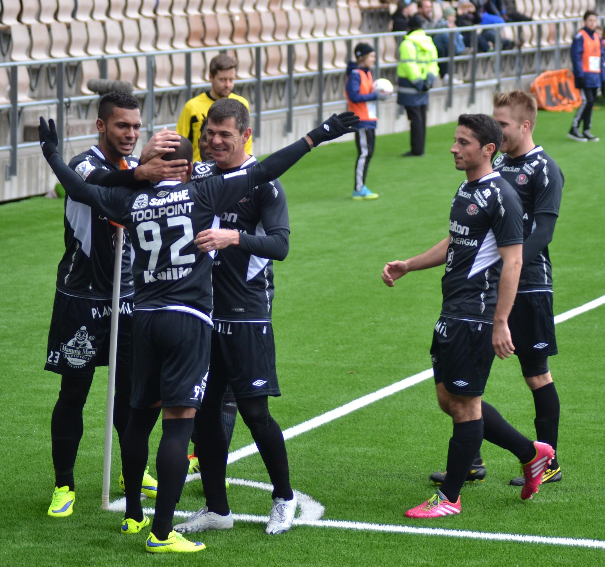 HJK - FC Lahti 19.04.2015: Matheus Alves, Leandro Motta, Hassan Sesay, Rafael Vieira, Xhevdet Gela, Jussi Länsitalo.