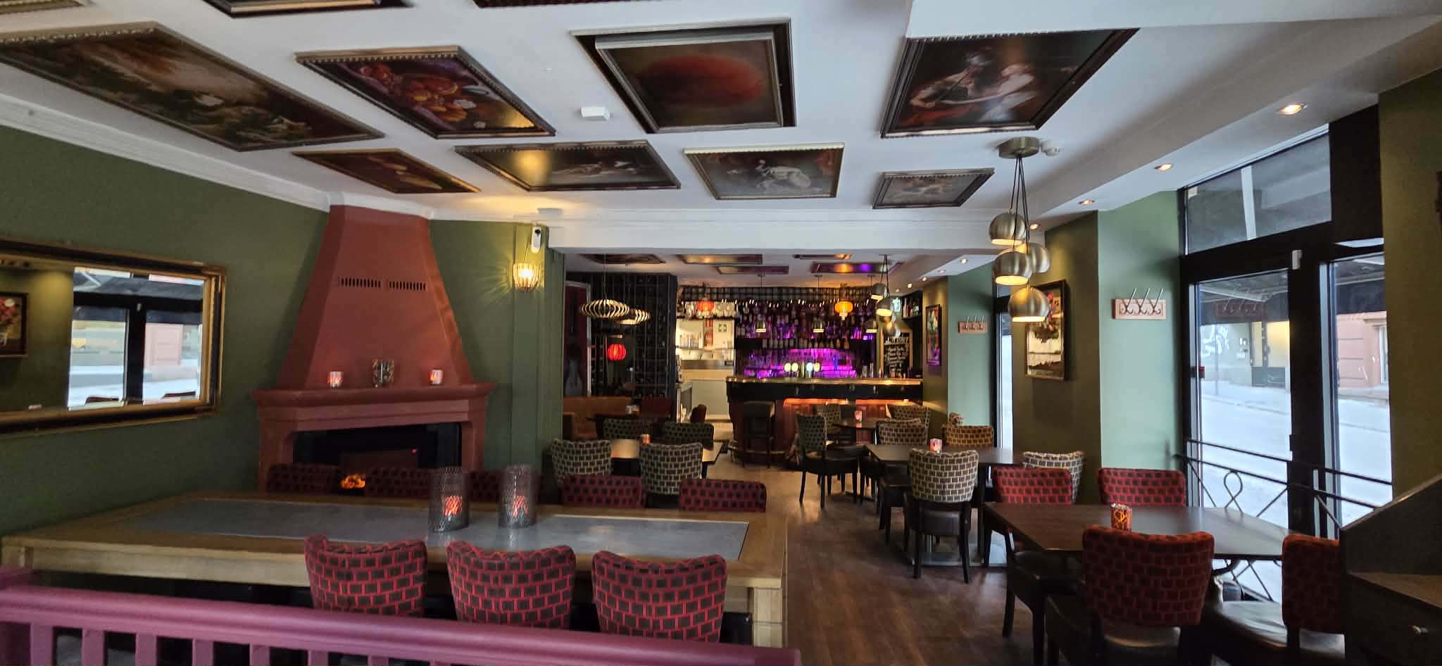 Første etasje - Restaurant og bar