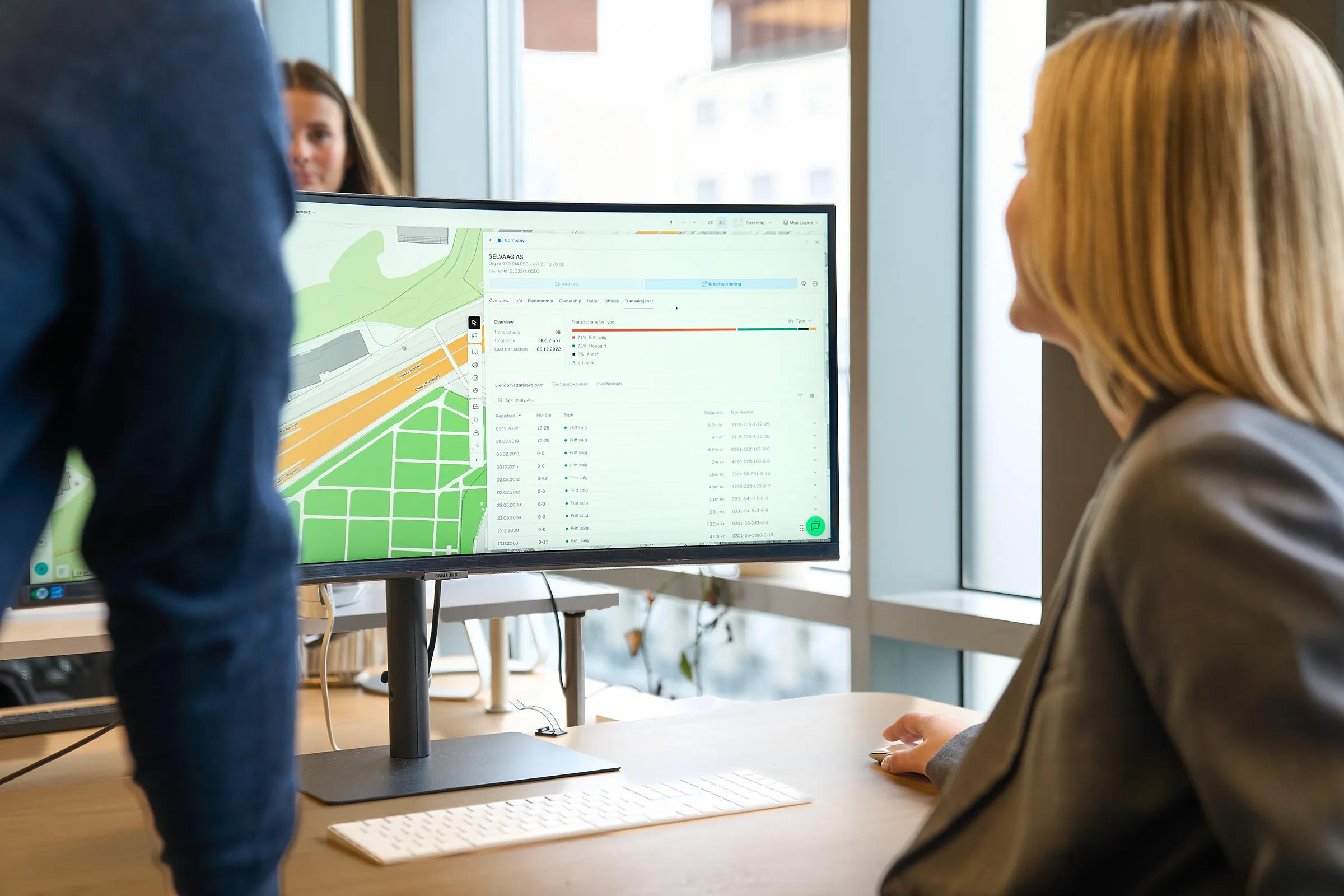 Placepoint ansatte analyserer eiendomsdata synlig på Selvaag AS i Placepoint plattformen