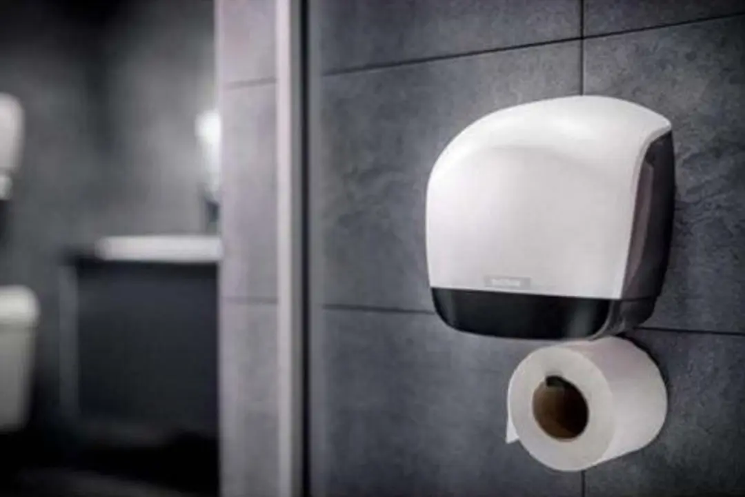 Dispenser til toalettpapir