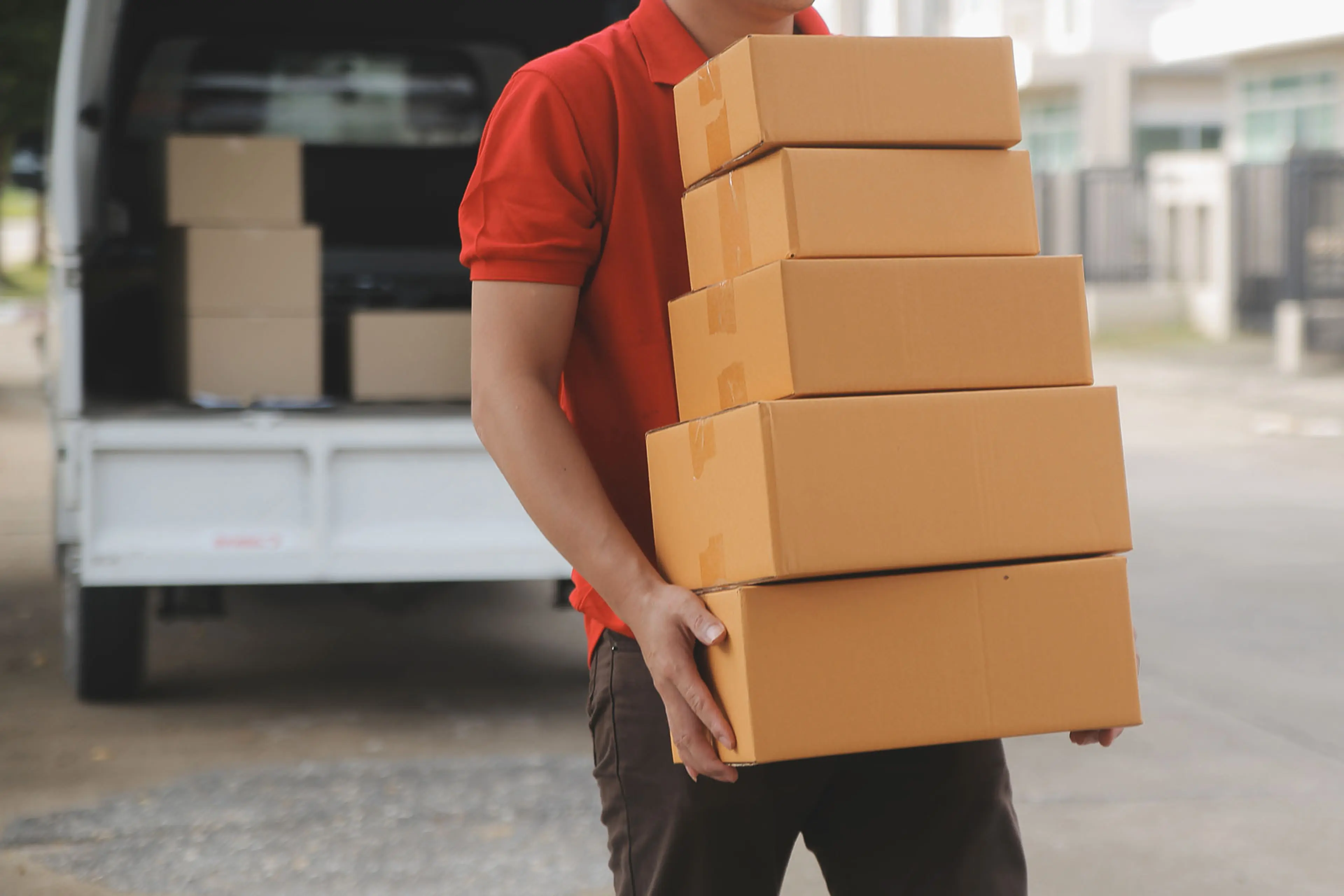 Bud som leverer pakker