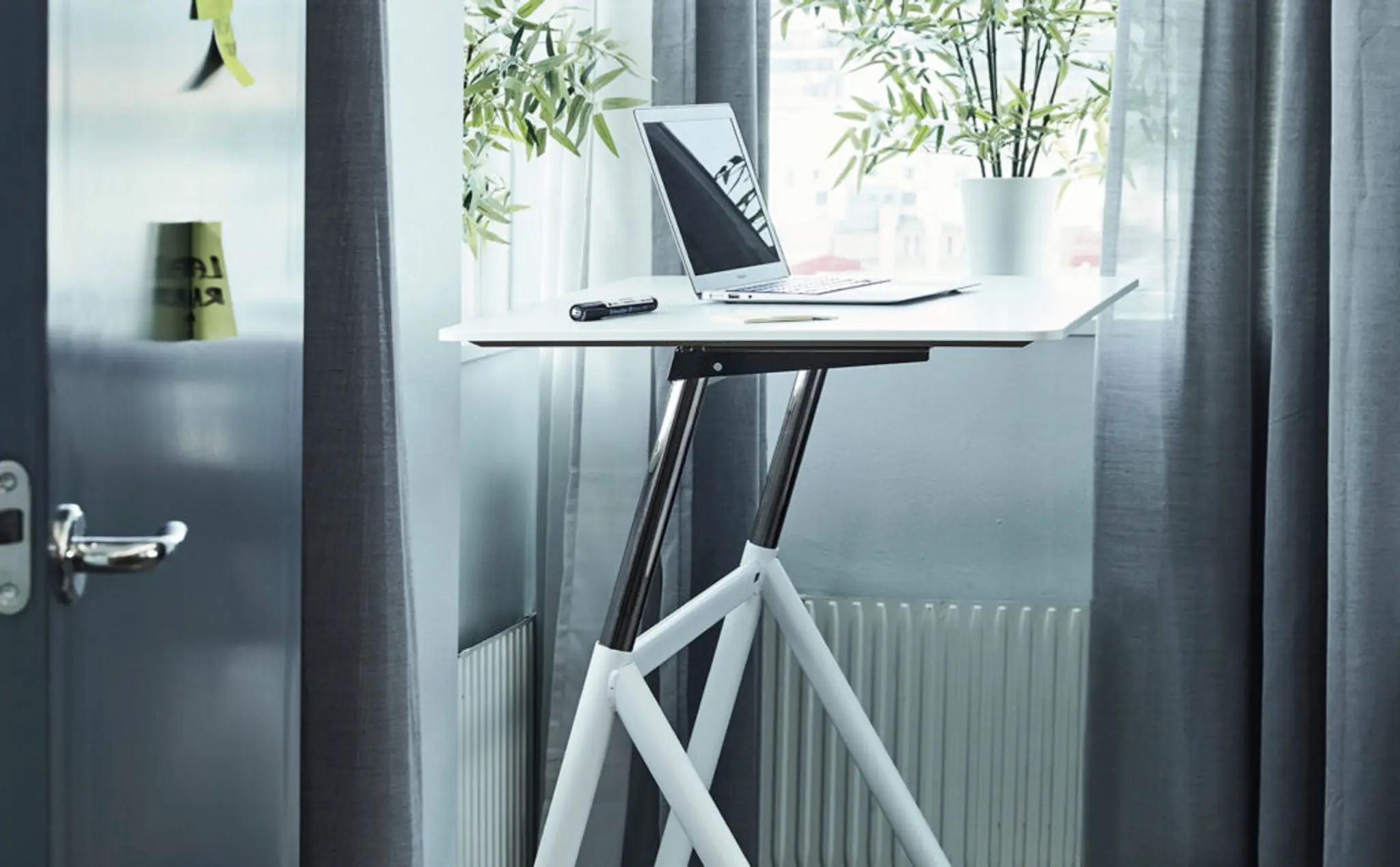 Heve-/senkepult på soverommet